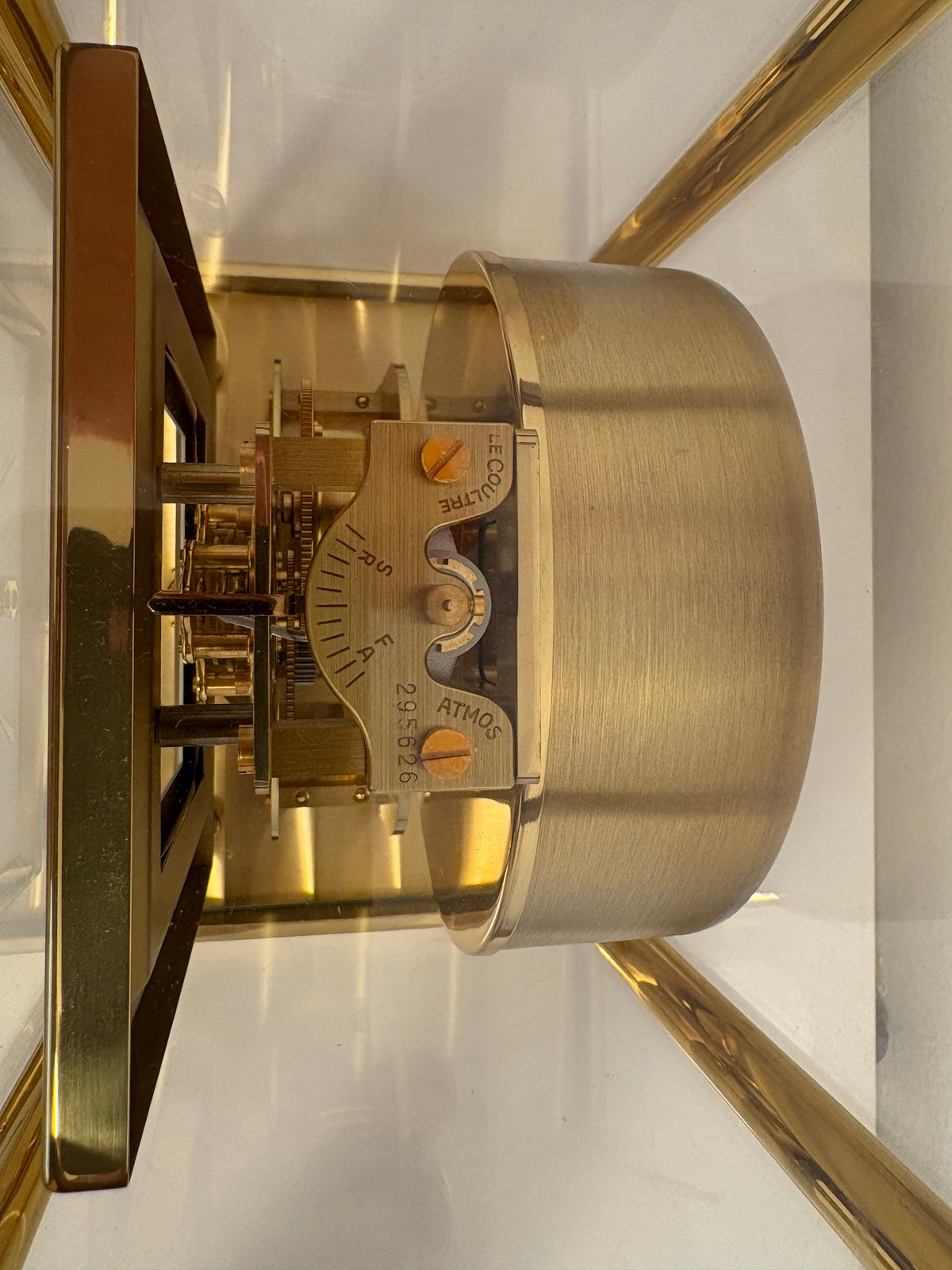 1969 Atmos 528-8 Square Dial